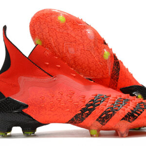 Chuteira Adidas Predator Freak+ Campo