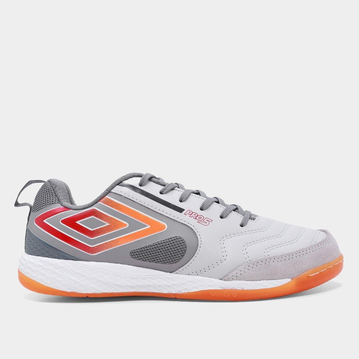 Chuteira Futsal Umbro Pro 5 Bump - Prata+Grafite